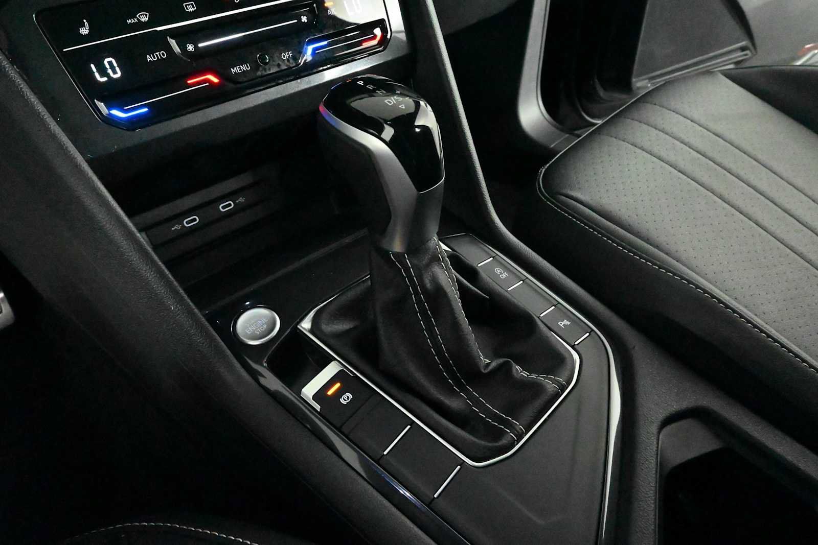 Certified 2023 Volkswagen Tiguan SE R-Line FWD image 27