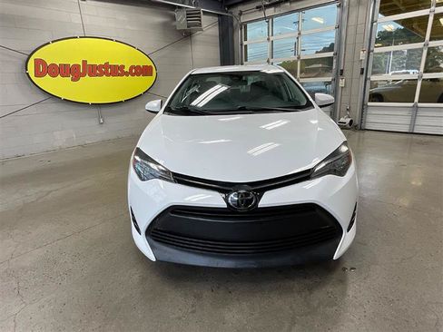 Used 2018 Toyota Corolla LE FWD image 8