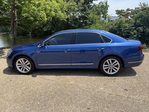 Used 2017 Volkswagen Passat 1.8T SE FWD image 6