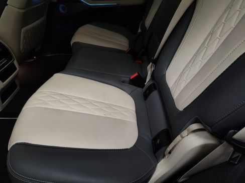 Used 2023 BMW X7 M60i w/ Executive Package image 24