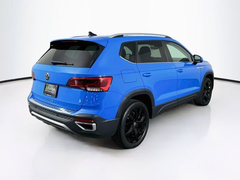 Used 2023 Volkswagen Taos SE w/ Black Wheel Package FWD image 9