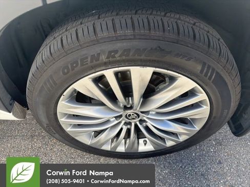 Used 2021 Toyota Highlander Platinum AWD/4WD image 14