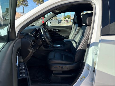 Used 2023 Chevrolet Traverse RS image 10