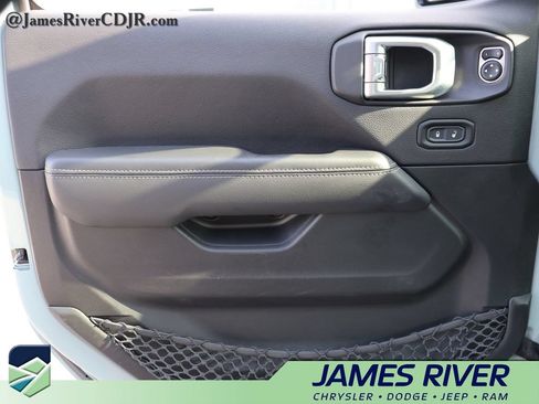 Used 2023 Jeep Wrangler Unlimited Sahara w/ Cold Weather Group AWD/4WD image 20