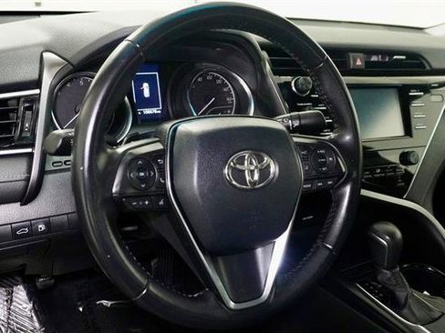Used 2018 Toyota Camry SE image 11