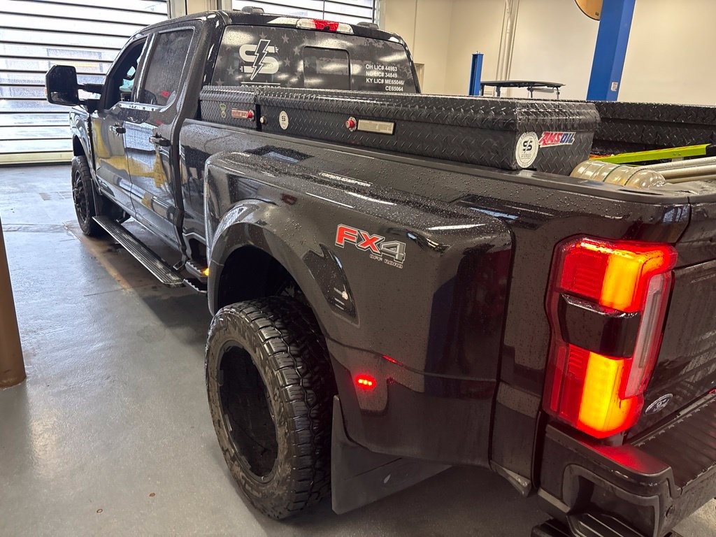 Used 2025 Ford F350 Platinum w/ FX4 Off-Road Package AWD/4WD image 7