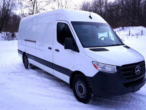Used 2020 Mercedes-Benz Sprinter 2500 w/ Driver Convenience Package image 7