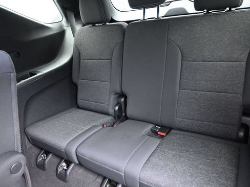 Used 2025 Chevrolet Traverse LT w/ Midnight/Sport Edition FWD image 16