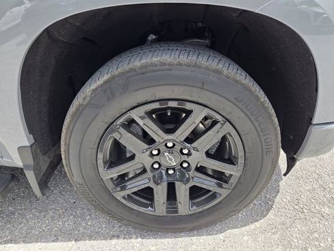 Used 2025 Chevrolet Silverado 1500 RST RWD image 9