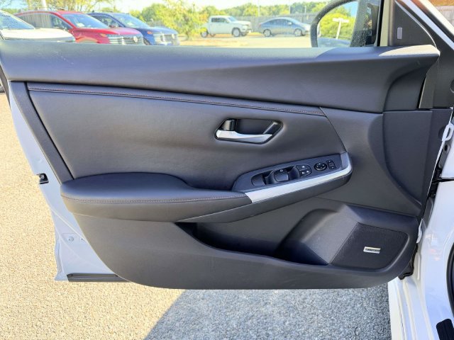 Used 2024 Nissan Sentra SR w/ SR Premium Package FWD image 14