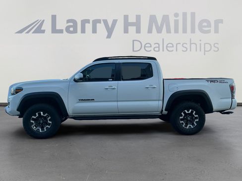 Certified 2023 Toyota Tacoma TRD Off-Road image 2