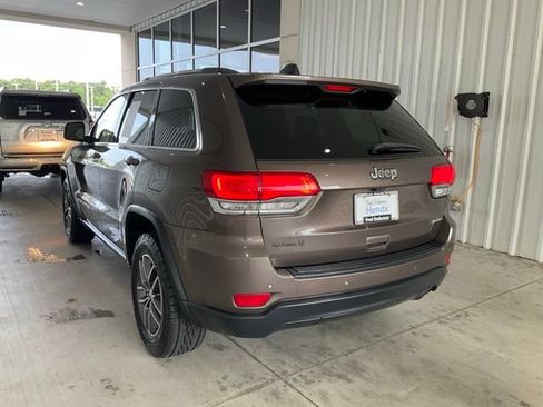 Used 2018 Jeep Grand Cherokee Laredo RWD image 17