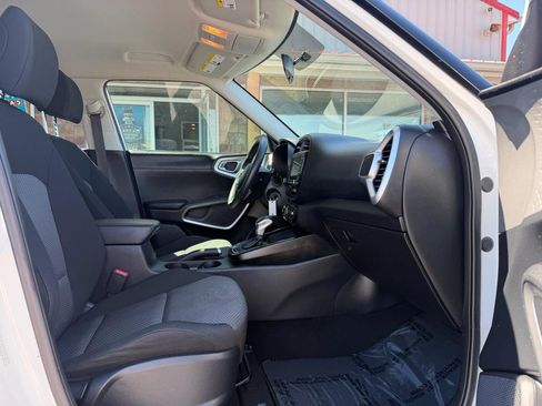 Used 2022 Kia Soul LX FWD image 22