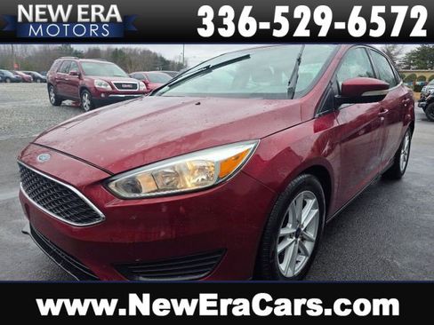 Used 2017 Ford Focus SE image 1