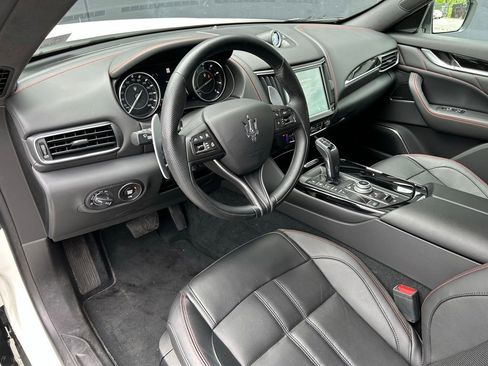 Used 2024 Maserati Levante GT Ultima AWD/4WD image 4