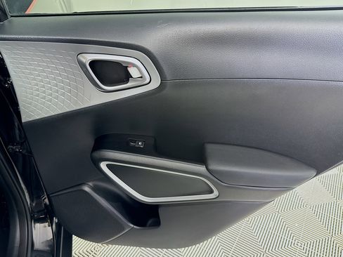 Used 2021 Kia Soul LX image 26