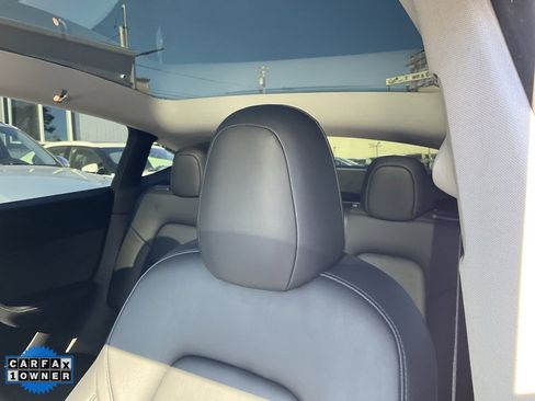 Used 2022 Tesla Model Y Performance image 15