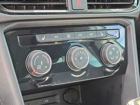 Certified 2025 Volkswagen Taos S AWD/4WD image 21