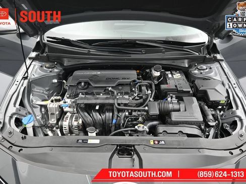 Used 2025 Hyundai Elantra SE FWD image 33