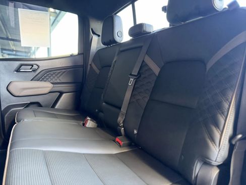 Used 2023 GMC Canyon Denali w/ Denali Black Edition image 16