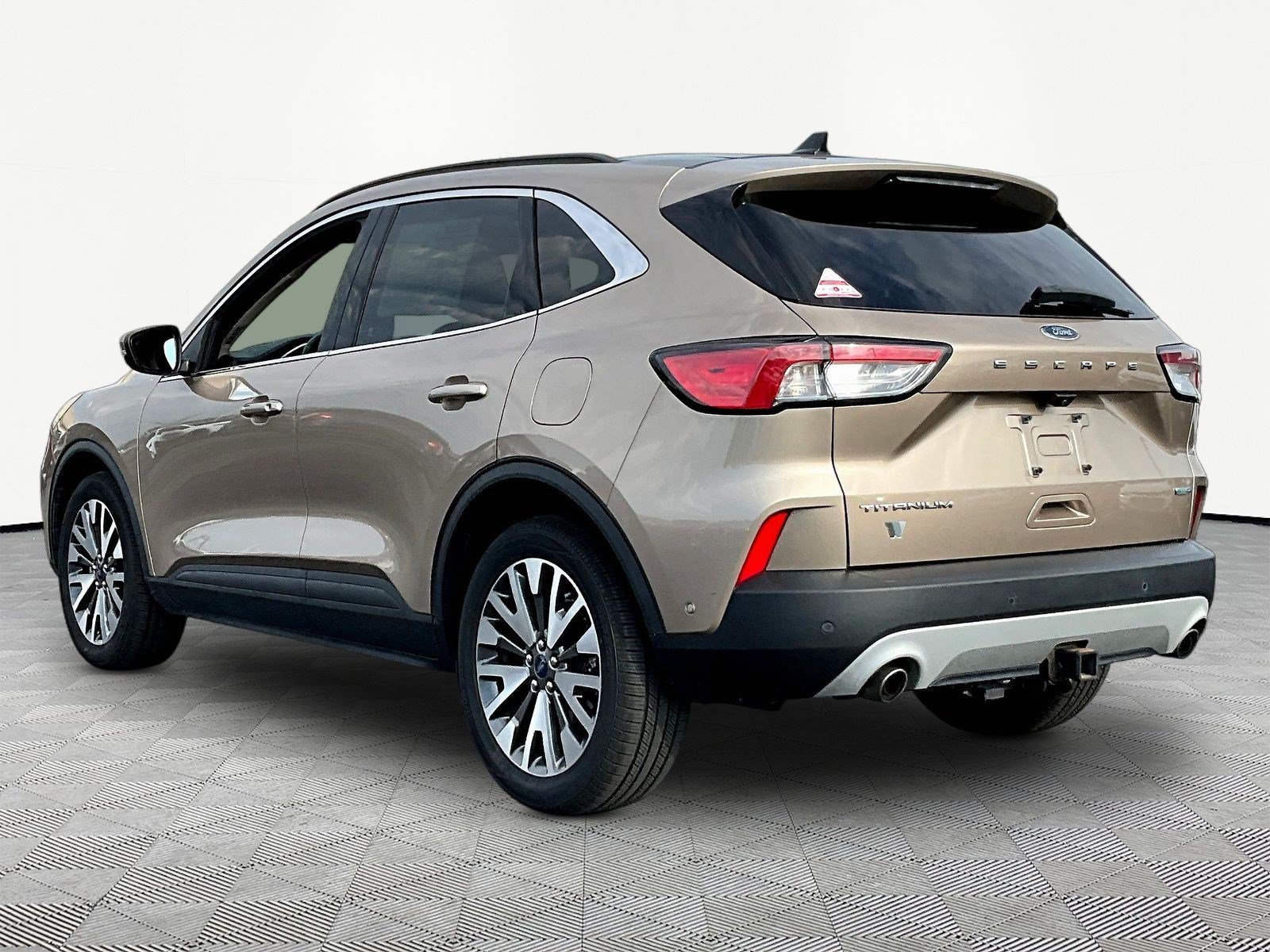 Used 2020 Ford Escape Titanium AWD/4WD image 4