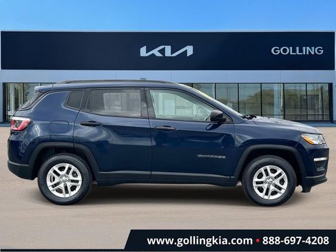 Used 2018 Jeep Compass Sport image 2