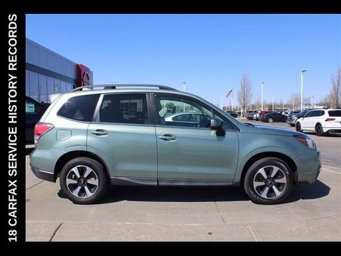 Used 2017 Subaru Forester 2.5i Limited AWD/4WD image 6