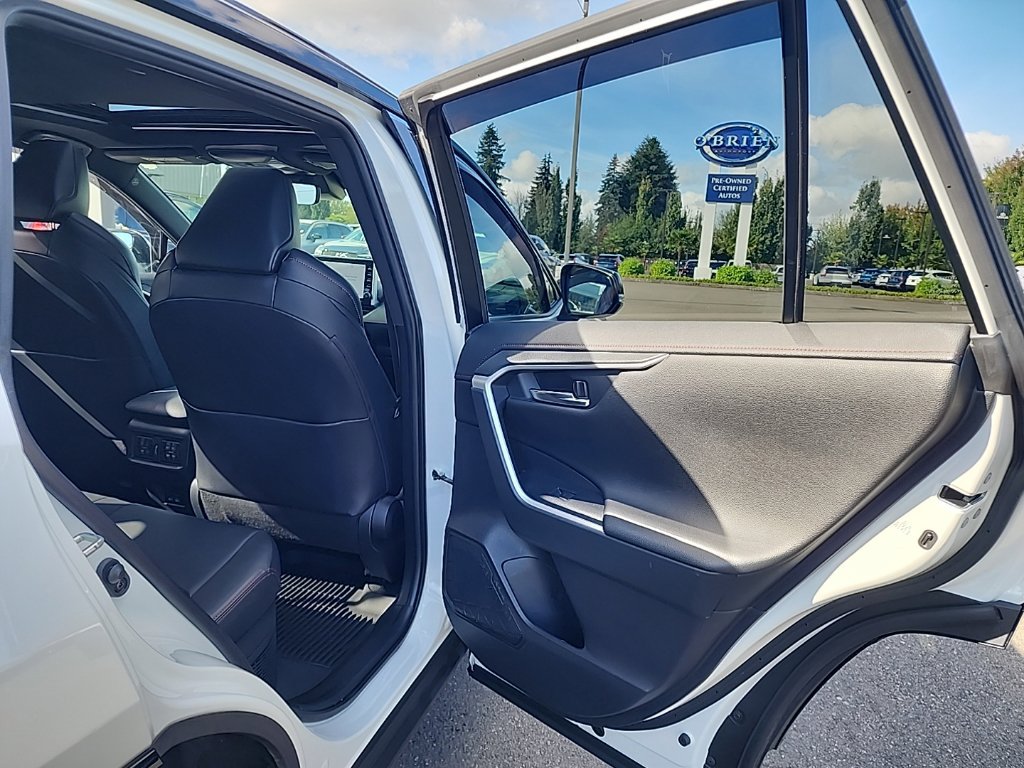 Used 2022 Toyota RAV4 XSE AWD/4WD image 17