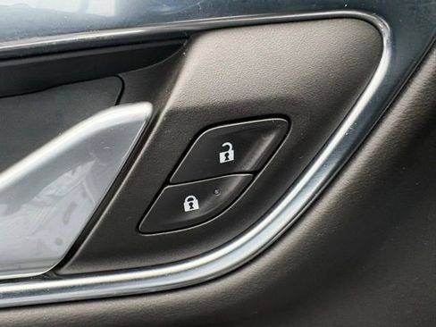 Used 2022 Chevrolet Tahoe LT w/ Luxury Package image 16