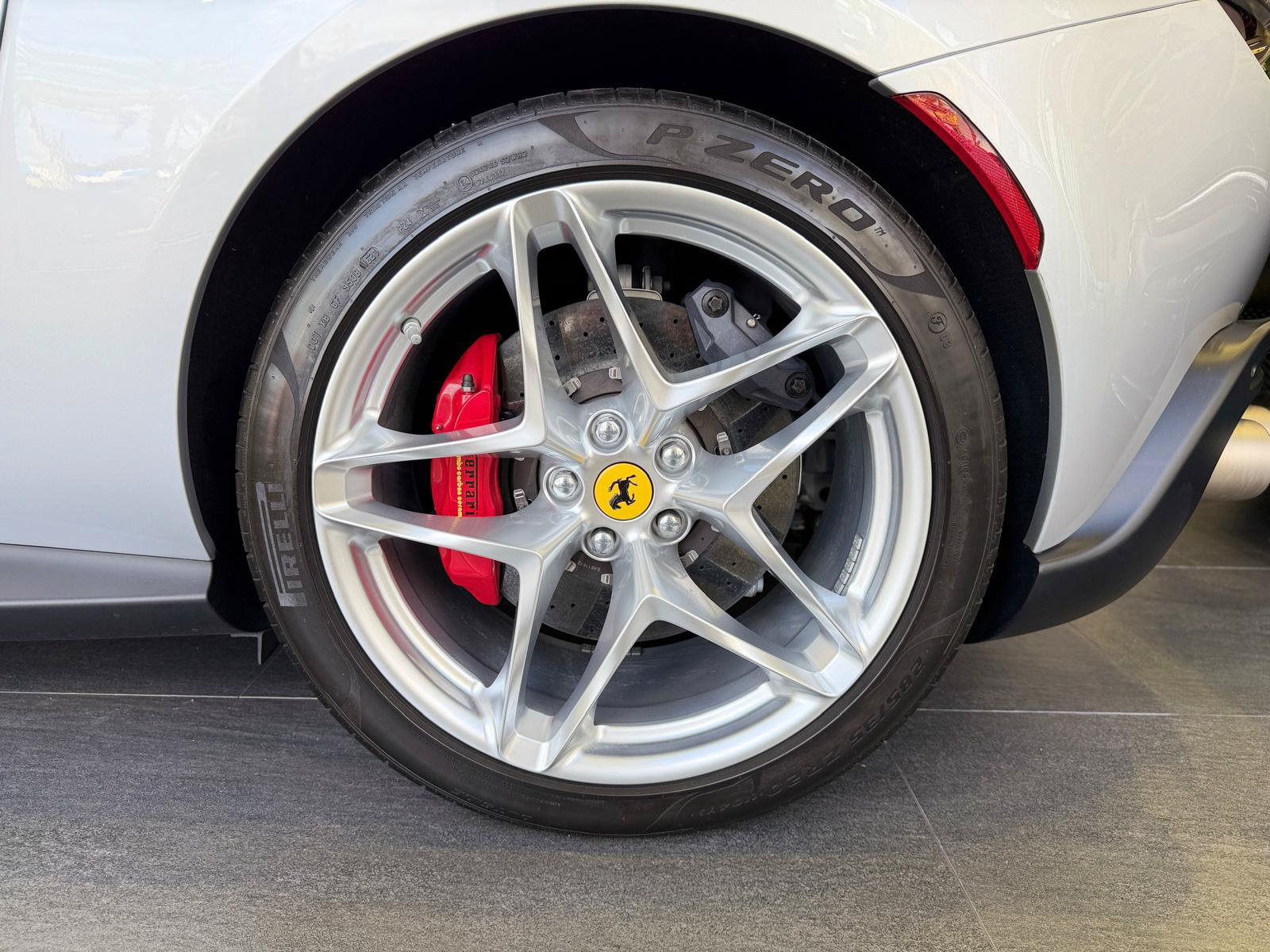 Used 2022 Ferrari Roma RWD image 27
