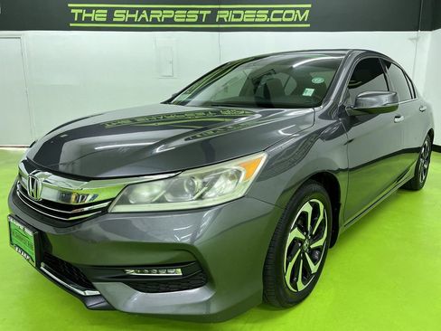 Used 2017 Honda Accord EX image 5