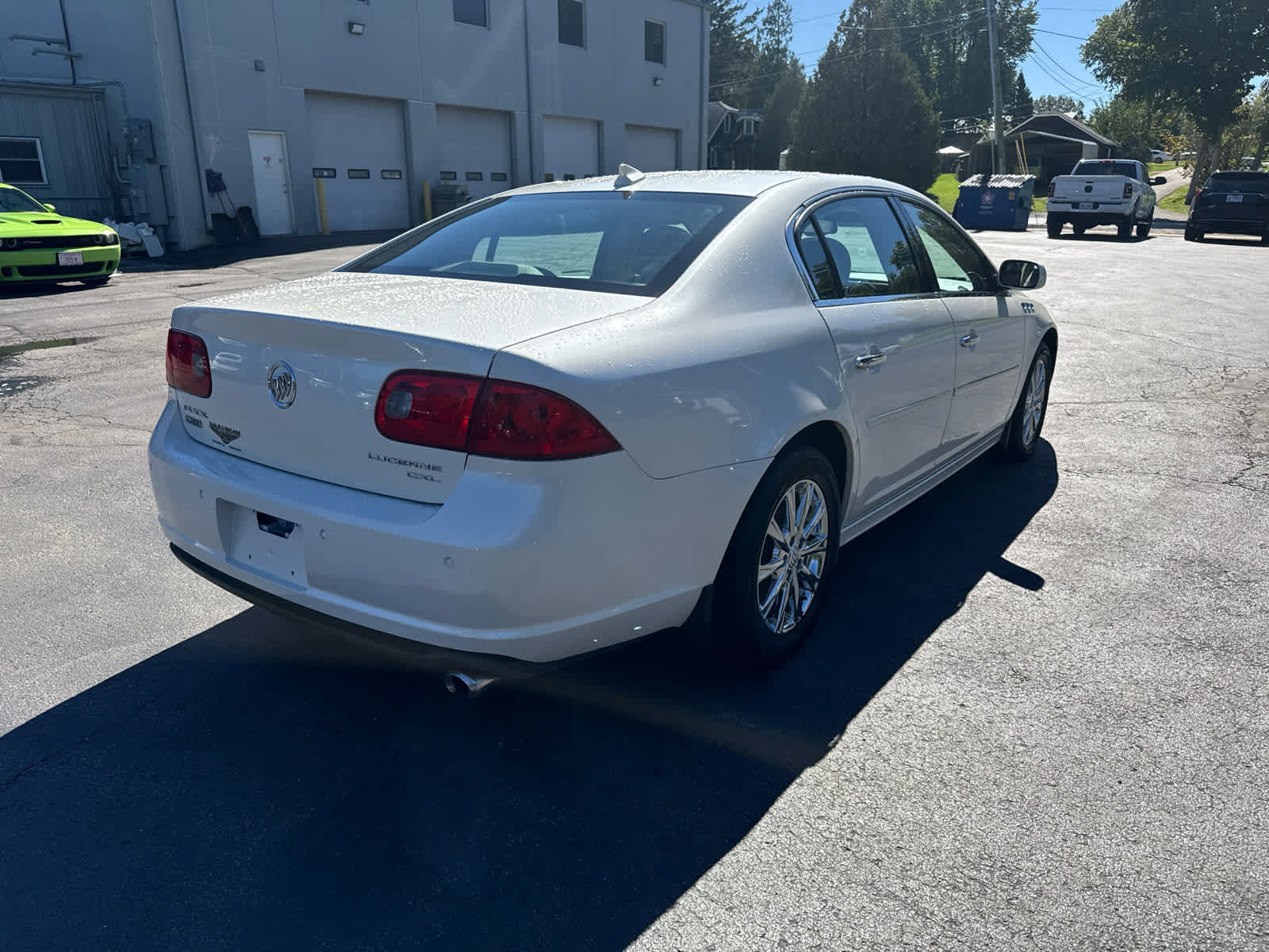 Used 2011 Buick Lucerne CXL FWD image 3