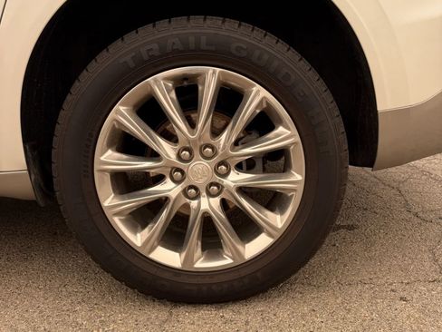 Used 2021 Buick Enclave Premium w/ Sun and Sites Package AWD/4WD image 36