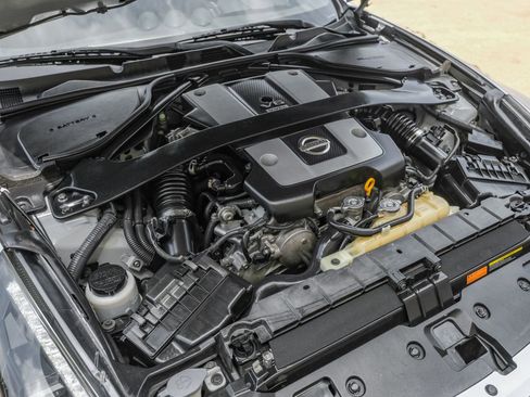 Used 2014 Nissan 370Z Coupe RWD image 35