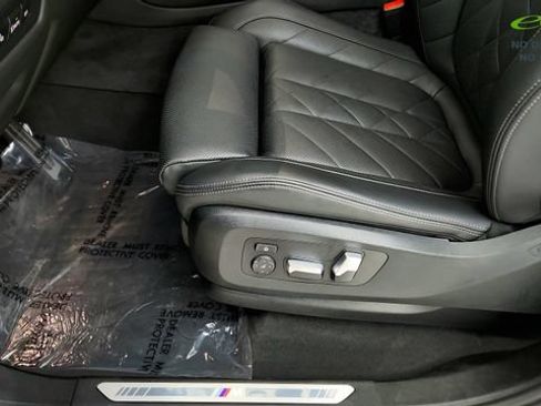 Used 2025 BMW X5 xDrive40i w/ M Sport Package AWD/4WD image 50