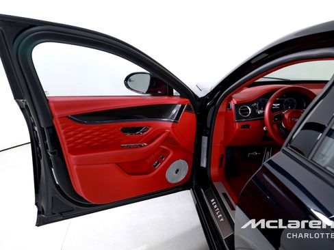 Used 2023 Bentley Flying Spur W12 image 10