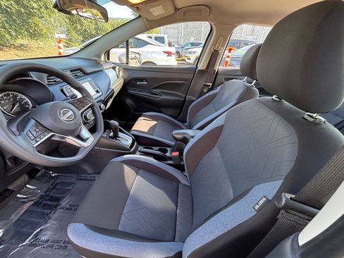 Used 2025 Nissan Versa SV image 24