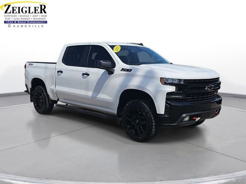 Used 2021 Chevrolet Silverado 1500 LT Trail Boss AWD/4WD image 3