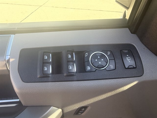 Used 2021 Ford F350 XLT w/ XLT Premium Package AWD/4WD image 15