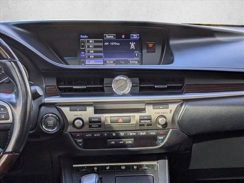 Used 2016 Lexus ES 350 w/ Luxury Package w/Wood Trim image 12