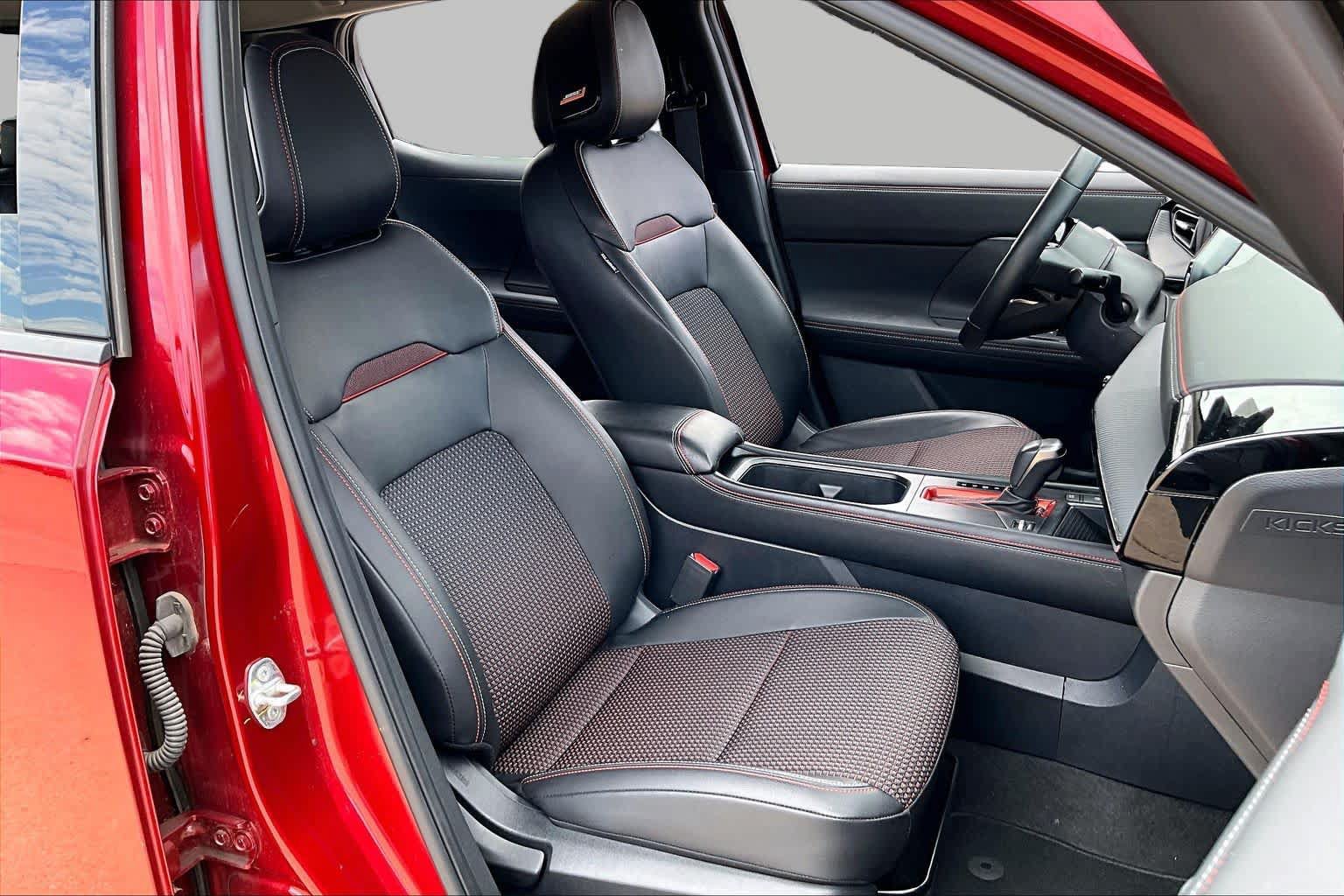 Certified 2025 Nissan Kicks SR w/ SR Premium Package FWD image 8