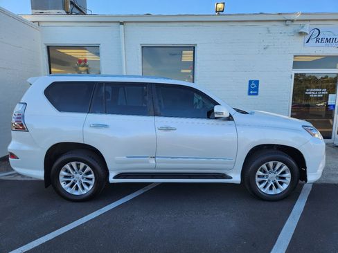 Used 2017 Lexus GX 460 Premium w/ Premium Package AWD/4WD image 6