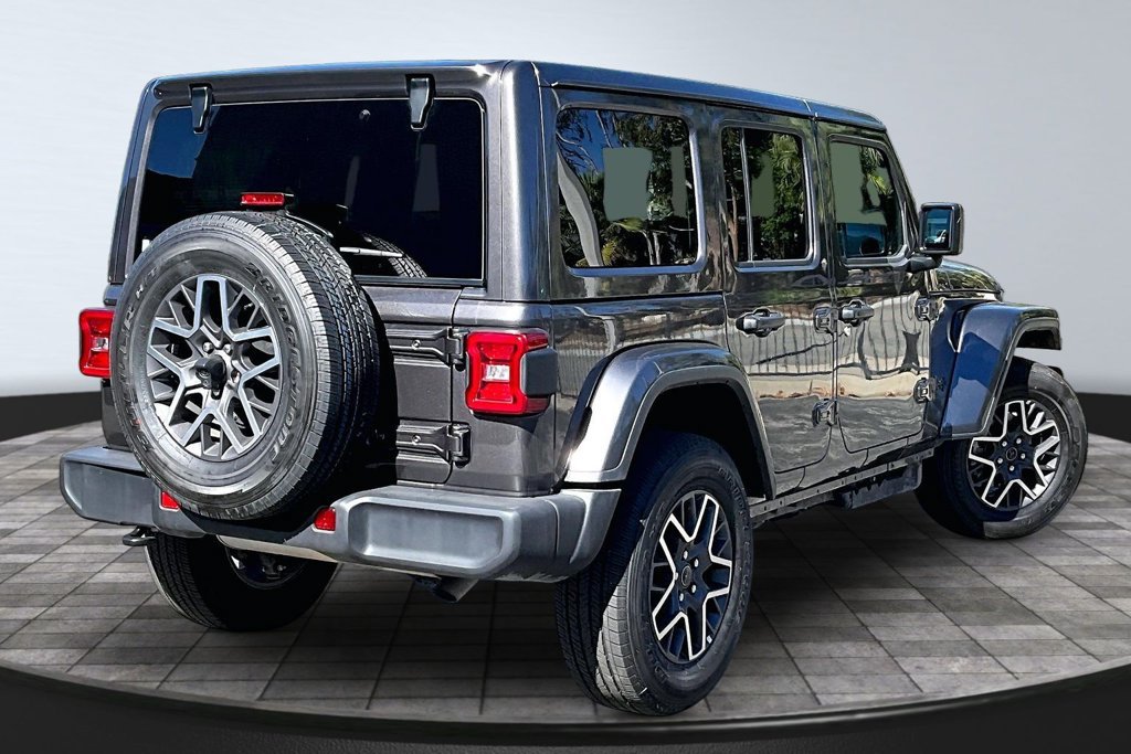Used 2026 Jeep Wrangler Unlimited Sahara AWD/4WD image 21