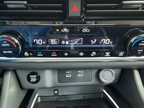 Used 2024 Nissan Rogue SL w/ SL Premium Package image 36