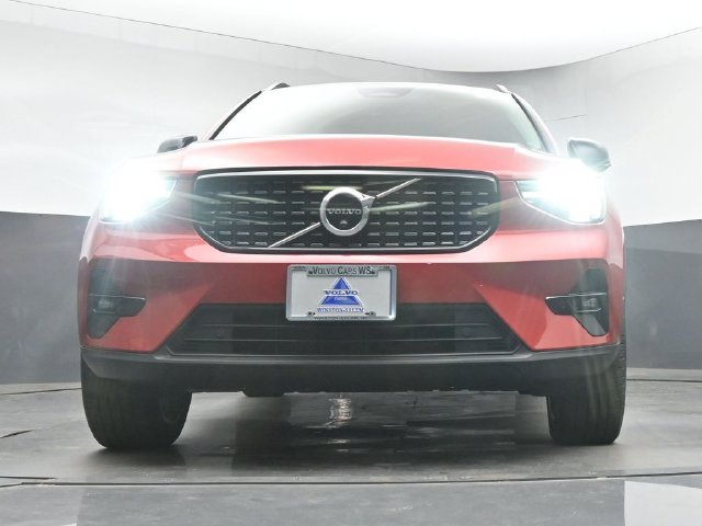Used 2023 Volvo XC40 B5 Plus w/ Driver Assist Package AWD/4WD image 39