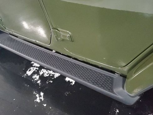 Used 2021 Jeep Wrangler Unlimited Sahara w/ Cold Weather Group image 11