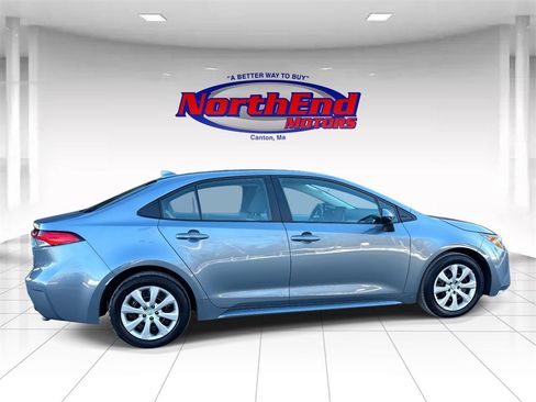 Used 2023 Toyota Corolla LE image 2