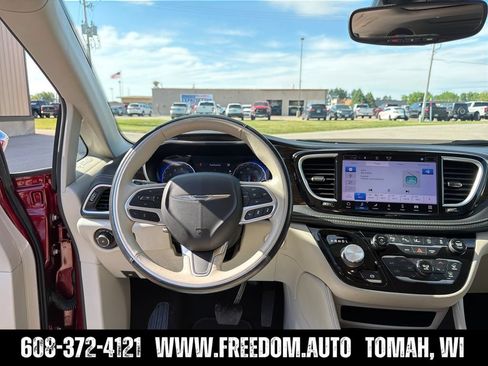 Used 2021 Chrysler Pacifica Limited w/ Premium & Safety Sphere Group AWD/4WD image 13