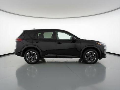 Used 2025 Nissan Rogue SV image 11