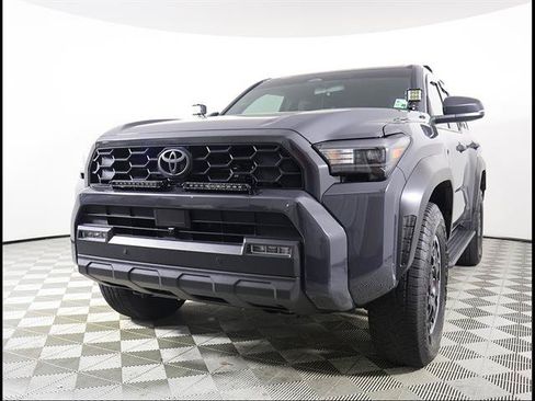 Used 2025 Toyota 4Runner TRD Off-Road AWD/4WD image 3
